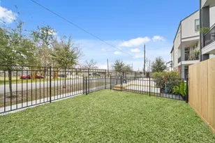 720 W Donovan St, Houston, TX 77091 - Photo 39