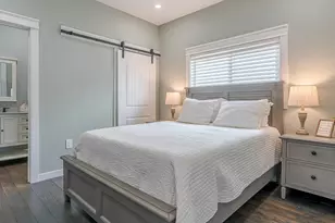 1057 Johnson Rd, Gilchrist, TX 77617 - Photo 5