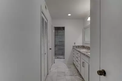 2323 Augusta Drive #30, Houston, TX 77057 - Photo 11