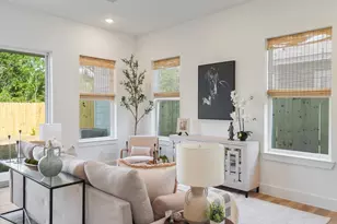 1911 Dewalt St, Houston, TX 77088 - Photo 11