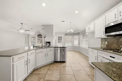 2710 W Oaks Circle E, Pearland, TX 77584 - Photo 7