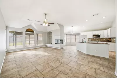 2710 W Oaks Circle E, Pearland, TX 77584 - Photo 11