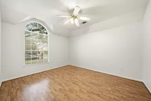 2710 W Oaks Cir E, Pearland, TX 77584 - Photo 19