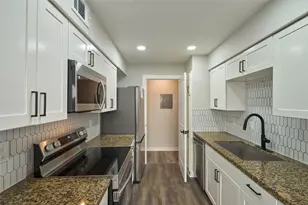6500 Sands Point Dr, Houston, TX 77074 - Photo 9