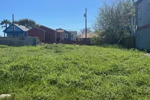 3819 Ave S, Galveston, TX 77550 - Photo 1