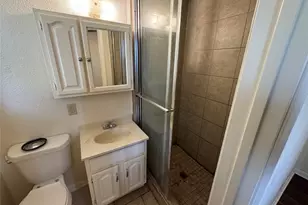 3221 County Rd 890, Alvin, TX 77511 - Photo 27