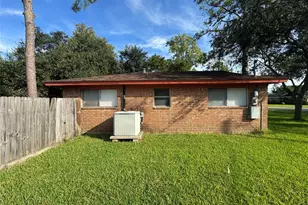 3221 County Rd 890, Alvin, TX 77511 - Photo 5