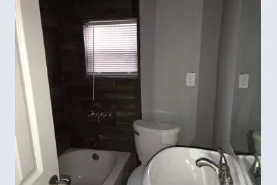 690 Avenue E, Beaumont, TX 77701 - Photo 5
