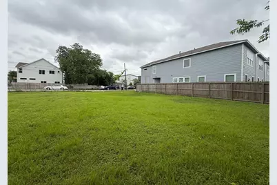 2021 Harlem Street, Houston, TX 77020 - Photo 1