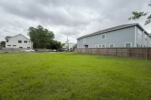 2021 Harlem St, Houston, TX 77020 - Photo 1
