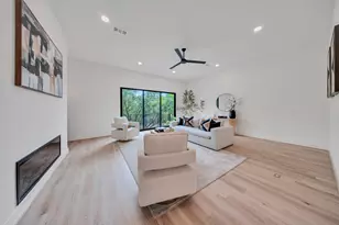 1135 Lake Pointe Pkwy, Sugar Land, TX 77478 - Photo 13