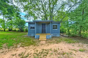 2501 E Houston Ave, Crockett, TX 75835 - Photo 23