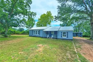 2501 E Houston Ave, Crockett, TX 75835 - Photo 1