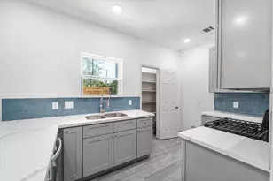 9007 Comal St, Houston, TX 77051 - Photo 3