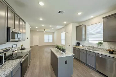 901 Chickasaw Drive, Conroe, TX 77316 - Photo 5