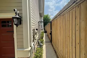 5523 Kansas St, Houston, TX 77007 - Photo 1