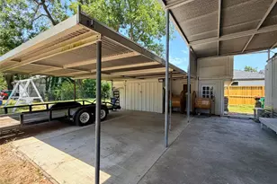310 E Jack St, Baytown, TX 77520 - Photo 9