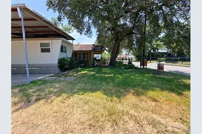 310 E Jack Street, Baytown, TX 77520 - Photo 5