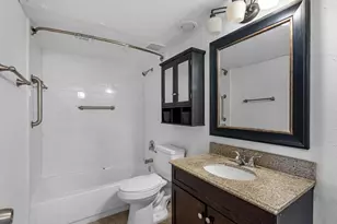 6402 Del Monte Dr, Houston, TX 77057 - Photo 11