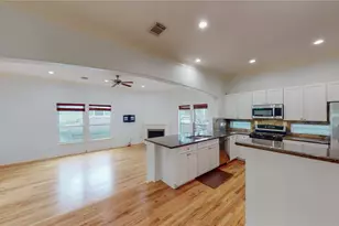 5843 Petty St, Houston, TX 77007 - Photo 7