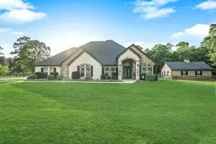 15442 Crown Oaks Dr, Montgomery, TX 77316 - Photo 1