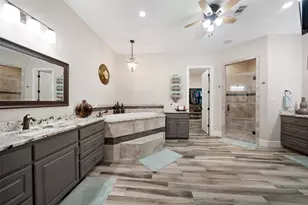 15442 Crown Oaks Dr, Montgomery, TX 77316 - Photo 19