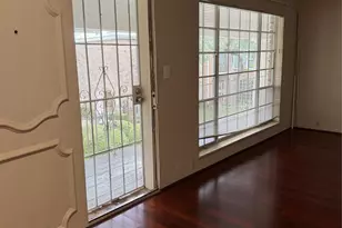 2201 Fountain View Dr, Houston, TX 77057 - Photo 3