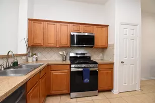 1734 Pepper Hill Ln, Sugar Land, TX 77479 - Photo 11