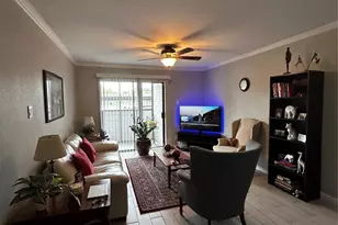 3025 Walnut Bend Ln, Houston, TX 77042 - Photo 3