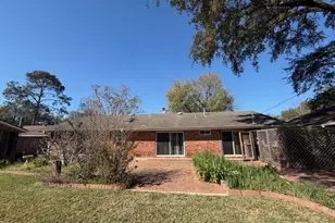 7715 Highmeadow Dr, Houston, TX 77063 - Photo 23