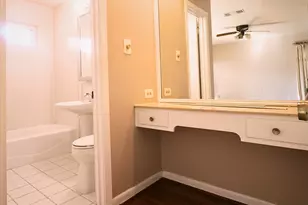 7715 Highmeadow Dr, Houston, TX 77063 - Photo 17