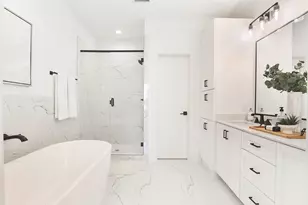 1020 W 15th 1/2 St, Houston, TX 77008 - Photo 31