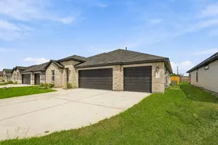 115 Wildflower Ln, Dayton, TX 77535 - Photo 3
