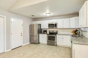 526 Tall Timber Dr, West Columbia, TX 77486 - Photo 11