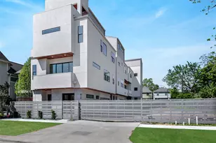 815 W 17th St, Houston, TX 77008 - Photo 1