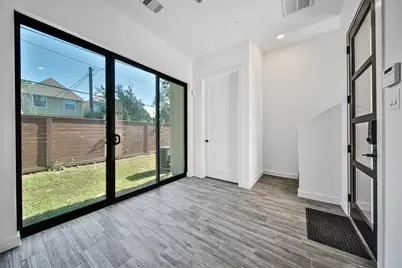 815 W 17th Street, Houston, TX 77008 - Photo 7
