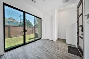 815 W 17th St, Houston, TX 77008 - Photo 7