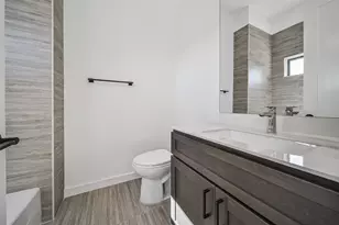 815 W 17th St, Houston, TX 77008 - Photo 31