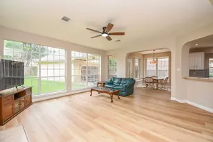 6415 Brobeck Ct, Sugar Land, TX 77479 - Photo 9