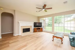6415 Brobeck Ct, Sugar Land, TX 77479 - Photo 11