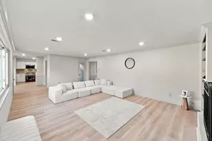 5030 Bayou Vista Dr, Houston, TX 77091 - Photo 15
