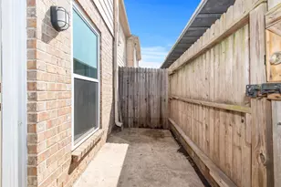 6111 Beverly Hill St, Houston, TX 77057 - Photo 5