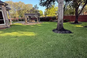 8746 Rippling Water Dr, Sugar Land, TX 77479 - Photo 33