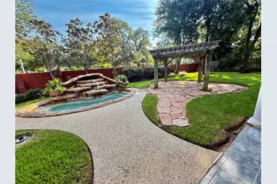 8746 Rippling Water Drive, Sugar Land, TX 77479 - Photo 5
