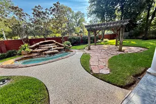 8746 Rippling Water Dr, Sugar Land, TX 77479 - Photo 5