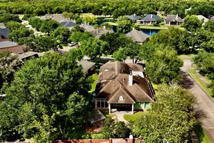 8746 Rippling Water Dr, Sugar Land, TX 77479 - Photo 49