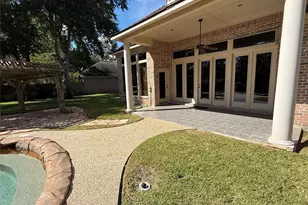8746 Rippling Water Dr, Sugar Land, TX 77479 - Photo 3