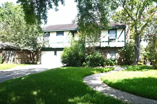 379 Richvale Ln, Houston, TX 77598 - Photo 3