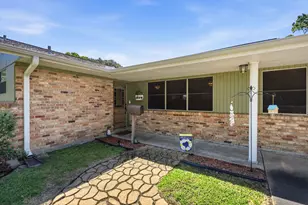2013 18th Ave N, Texas City, TX 77590 - Photo 3