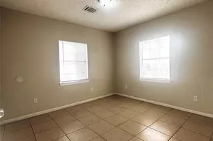 6713 Greenhurst St, Houston, TX 77091 - Photo 11